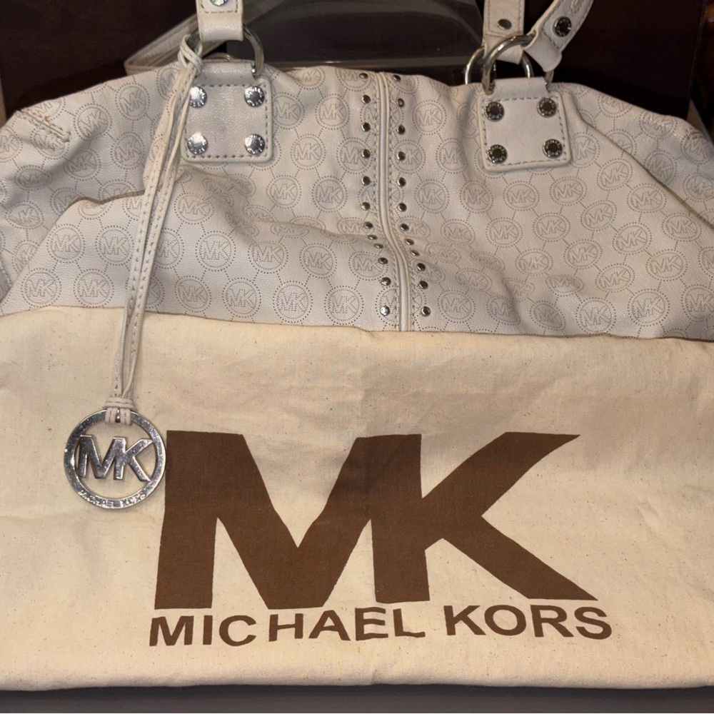 Michael Kors Cream Shoulder Bag